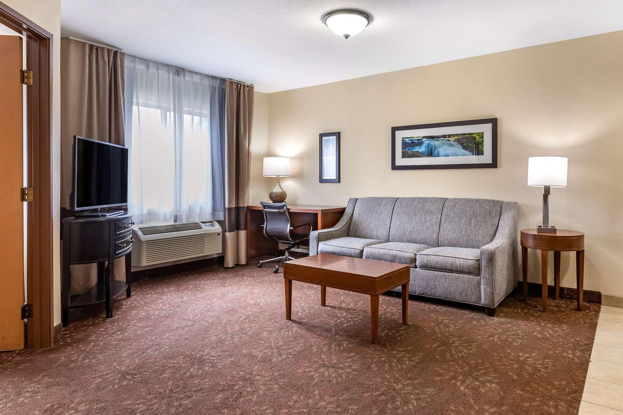 Comfort Inn Okemos - East Lansing Exterior photo
