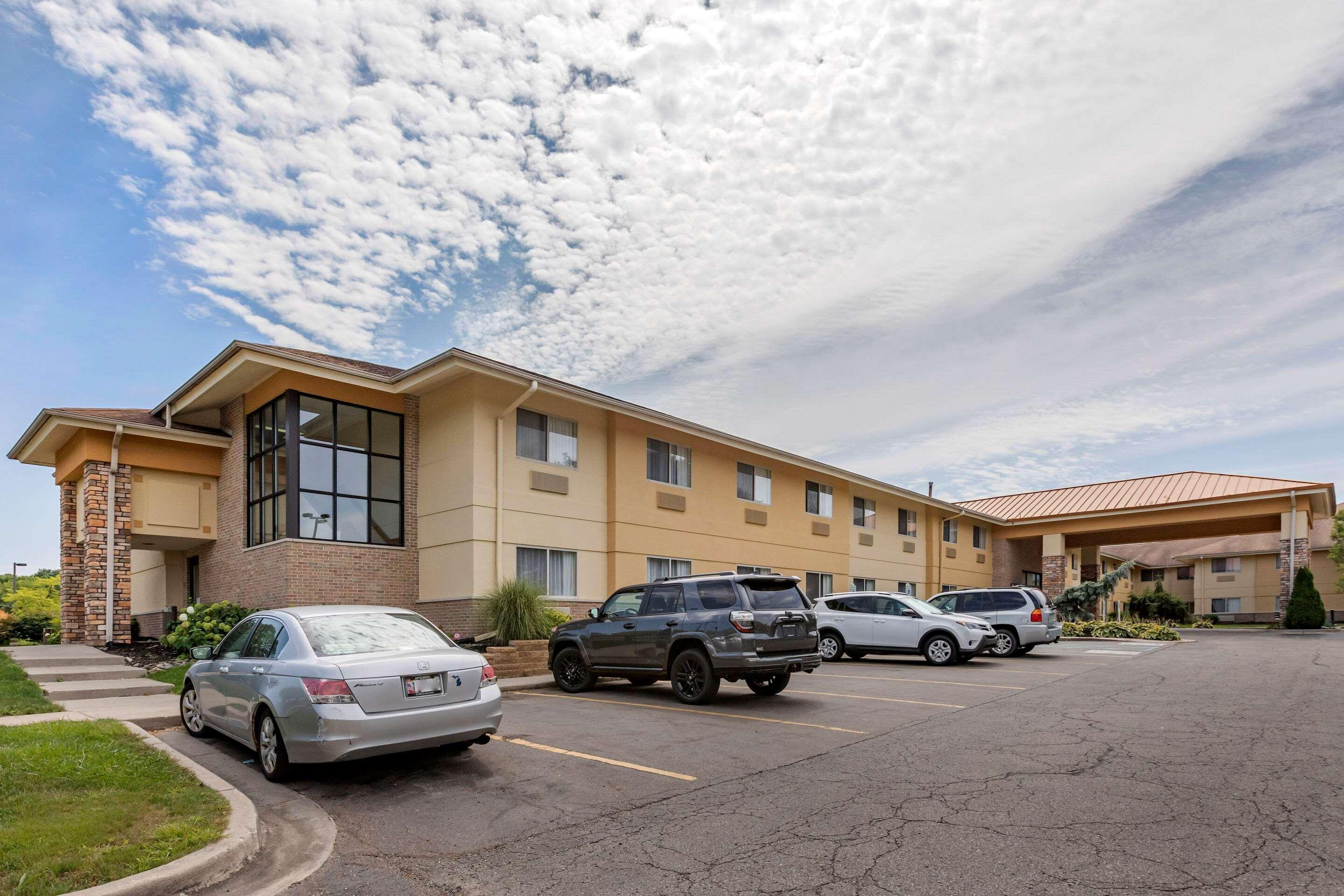 Comfort Inn Okemos - East Lansing Exterior photo